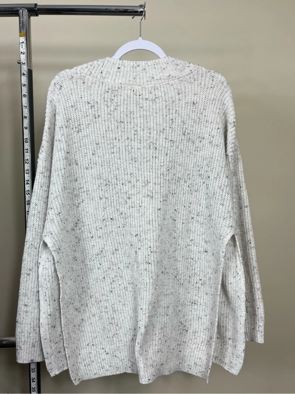 Faded Glory Cream Speckled V-Neck Sweater